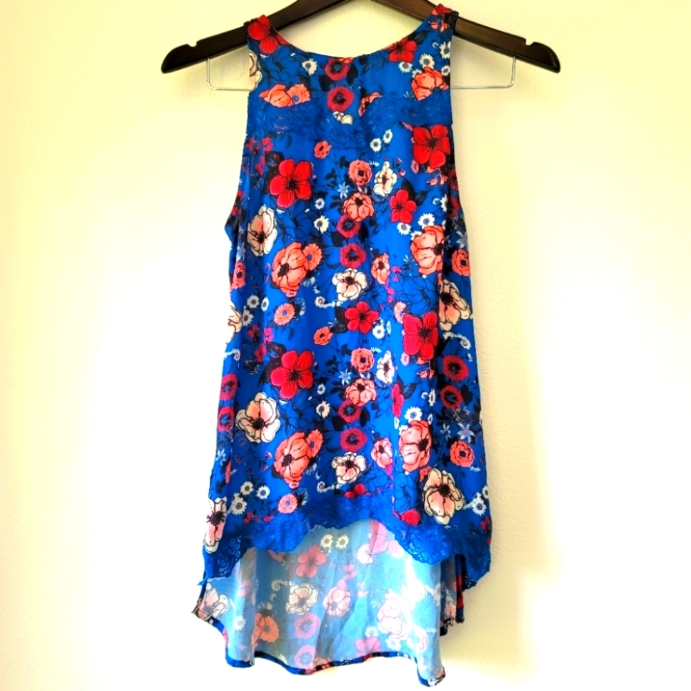 Eyeshadow Hi-Low Small Blue Sleeveless Keyhole Floral Top
